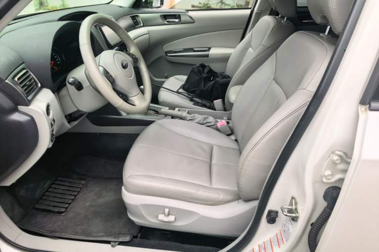 Used Subaru Forester 2012 Classic 2.5XS Automatic Luxury Edition Left Front Seat