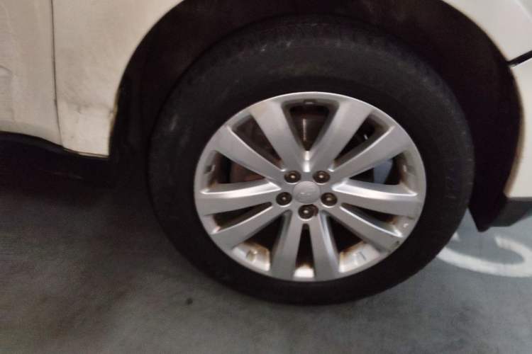 Used Subaru Forester 2012 2.5XS 15th Anniversary Deluxe Edition Right Front Wheel Hub