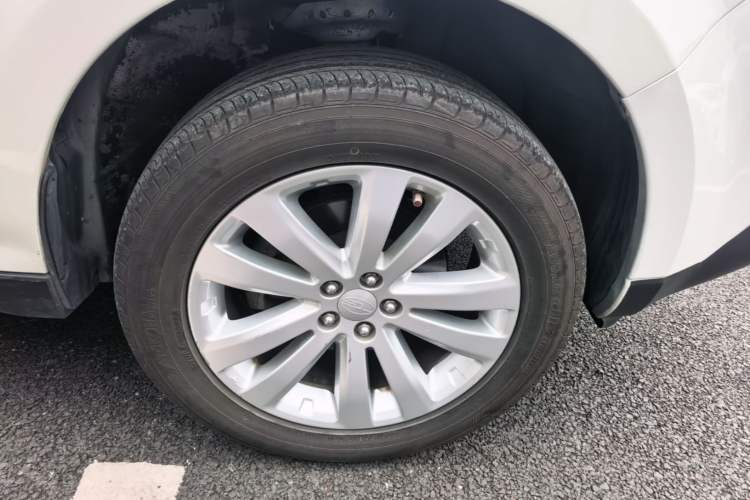 Used Subaru Forester 2012 Classic 2.5XS Automatic Luxury Edition Right Front Wheel Hub