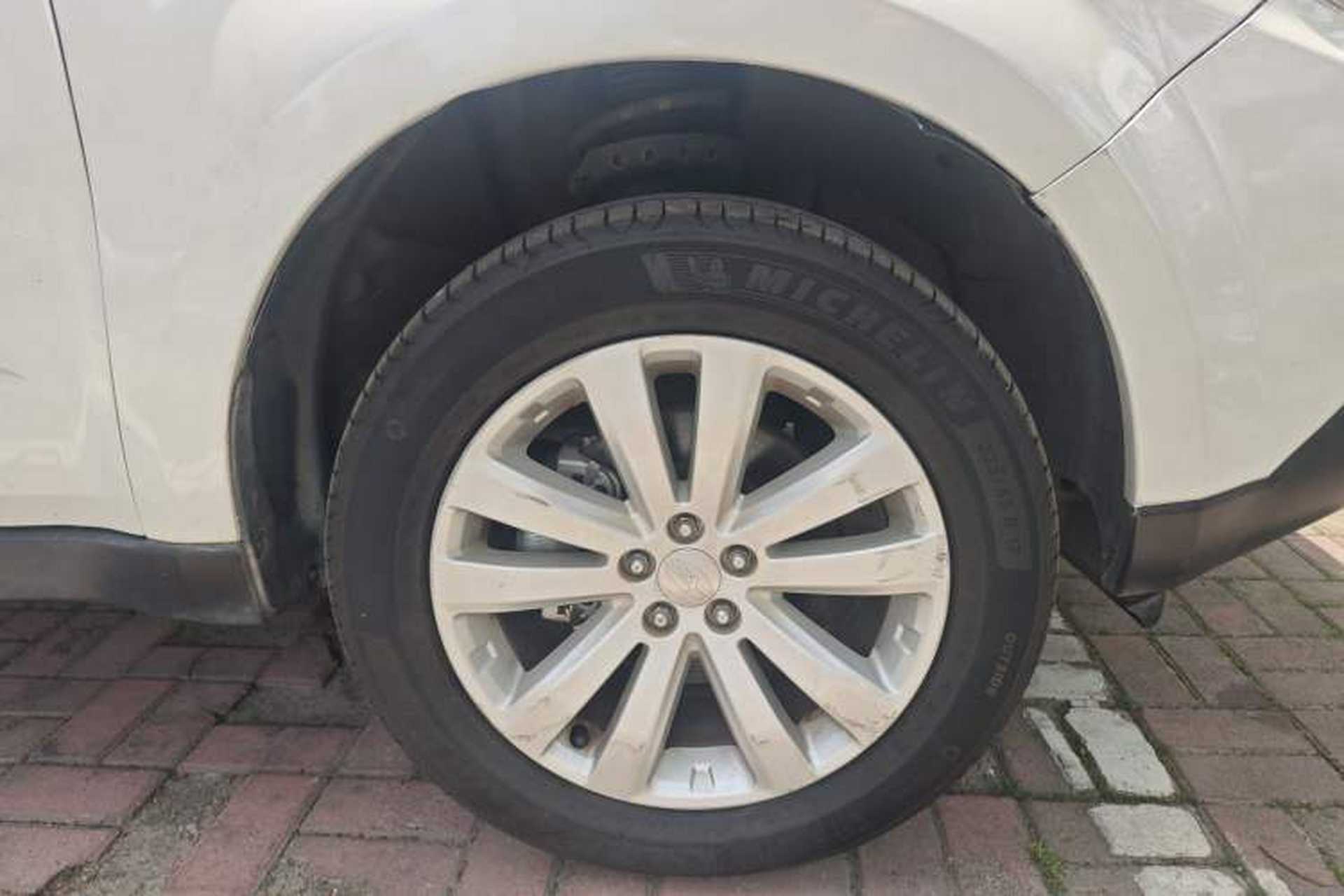 Used Subaru Forester 2012 Classic 2.5XS Automatic Deluxe Navigation Edition Right Front Wheel Hub