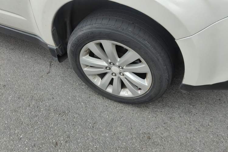 Used Subaru Forester 2012 Classic 2.5XS Automatic Deluxe Navigation Edition Right Front Wheel Hub