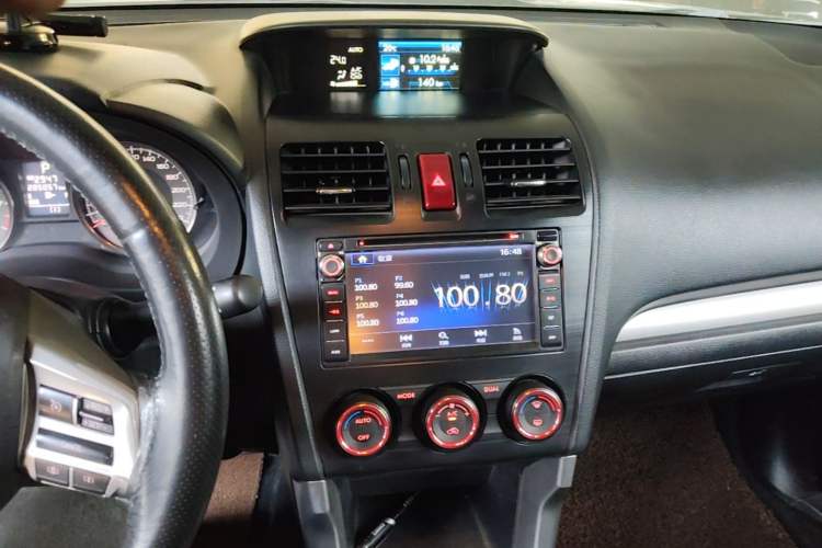 Used Subaru Forester 2013 2.5i Automatic Luxury Edition Audio And AC Panel