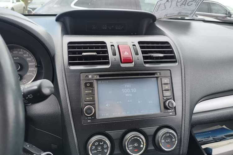 Used Subaru Forester 2013 2.0i Automatic Luxury Edition Audio And AC Panel