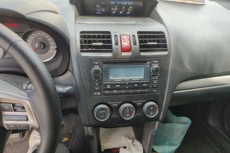 Used Subaru Forester 2013 2.5i Automatic Luxury Edition Audio And AC Panel