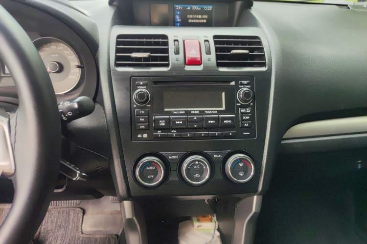 Used Subaru Forester 2013 2.5i Automatic Luxury Edition Audio And AC Panel