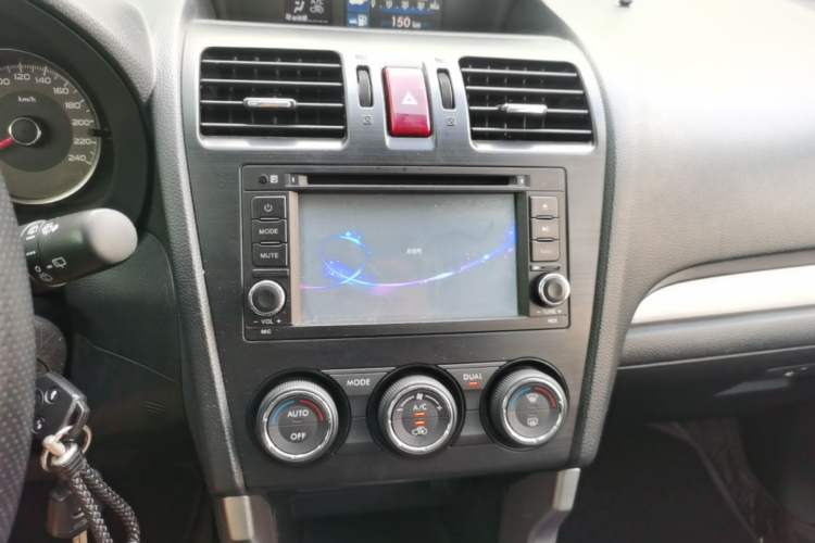 Used Subaru Forester 2013 2.5i Automatic Luxury Edition Audio And AC Panel