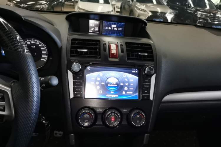 Used Subaru Forester 2013 2.5i Automatic Luxury Edition Audio And AC Panel