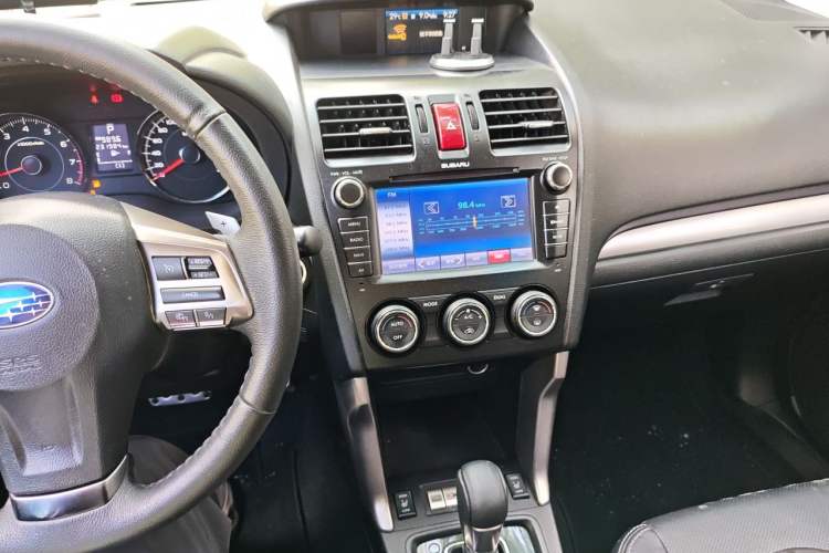 Used Subaru Forester 2013 2.0i Automatic Luxury Edition Audio And AC Panel