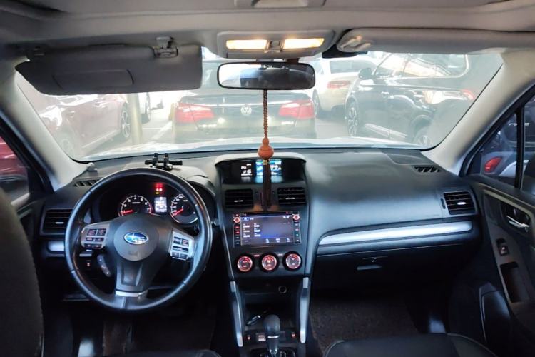 Used Subaru Forester 2013 2.5i Automatic Luxury Edition Center Console