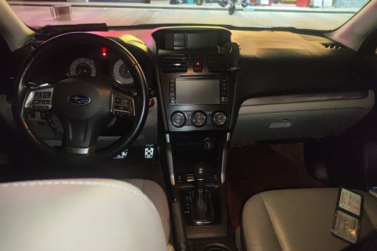 Used Subaru Forester 2013 2.5i Automatic Prestige Edition Center Console