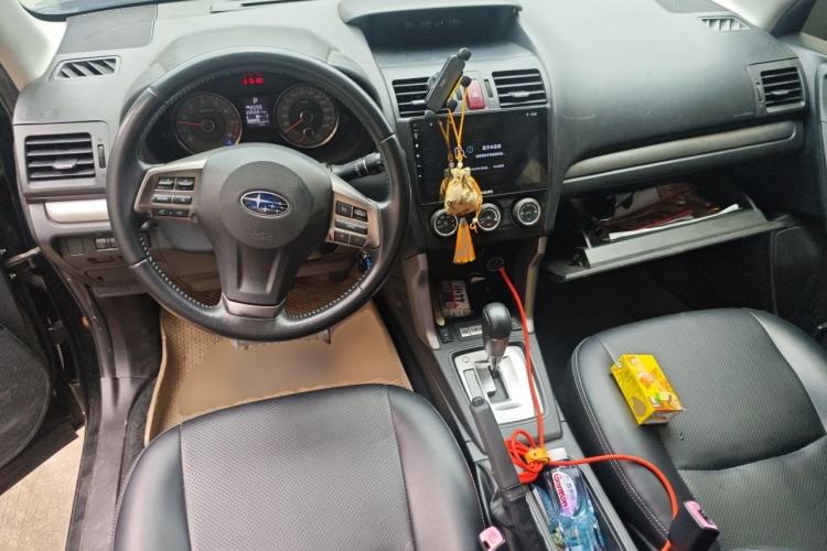 Used Subaru Forester 2013 2.0i Automatic Luxury Edition Center Console
