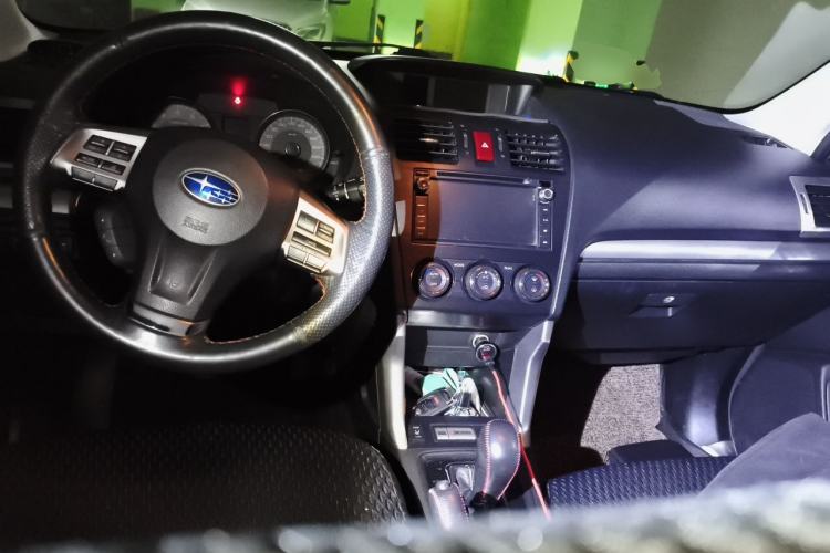 Used Subaru Forester 2013 2.5i Automatic Luxury Edition Center Console