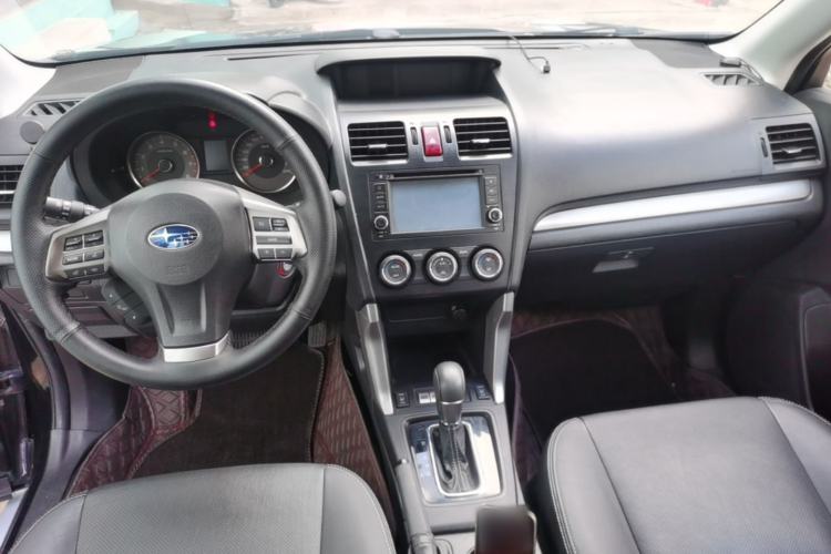 Used Subaru Forester 2013 2.5i Automatic Luxury Edition Center Console