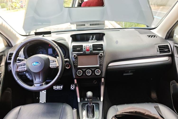 Used Subaru Forester 2013 2.0i Automatic Luxury Edition Center Console