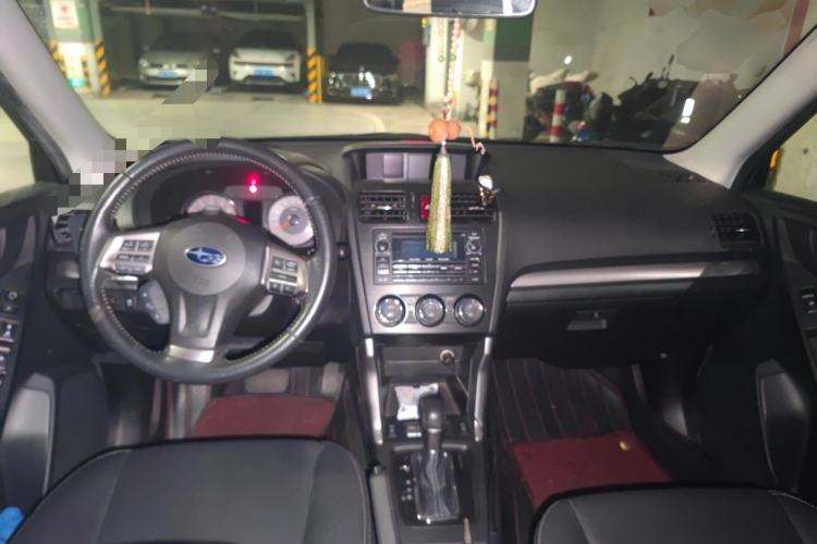 Used Subaru Forester 2013 2.5i Automatic Luxury Edition Center Console