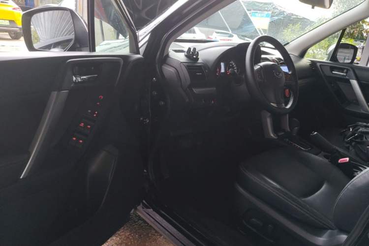 Used Subaru Forester 2013 2.5i Automatic Luxury Edition Driver Seat