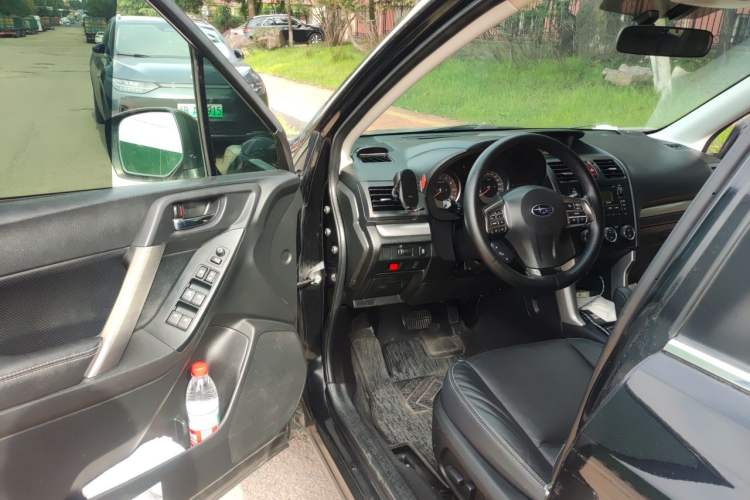 Used Subaru Forester 2013 2.5i Automatic Luxury Edition Driver Seat