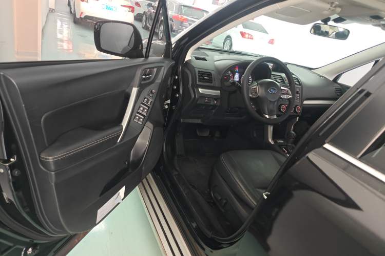 Used Subaru Forester 2013 2.5i Automatic Luxury Edition Driver Seat