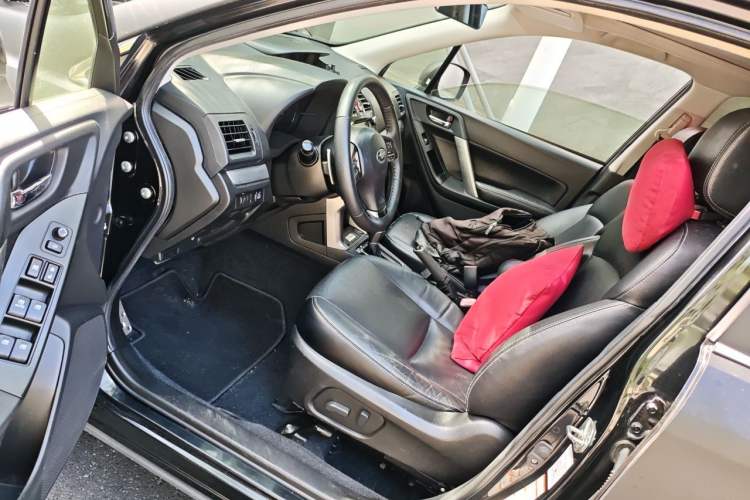 Used Subaru Forester 2013 2.0i Automatic Luxury Edition Driver Seat