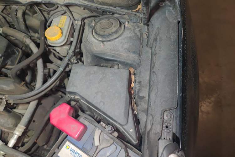 Used Subaru Forester 2013 2.5i Automatic Luxury Edition Engine Bay Left