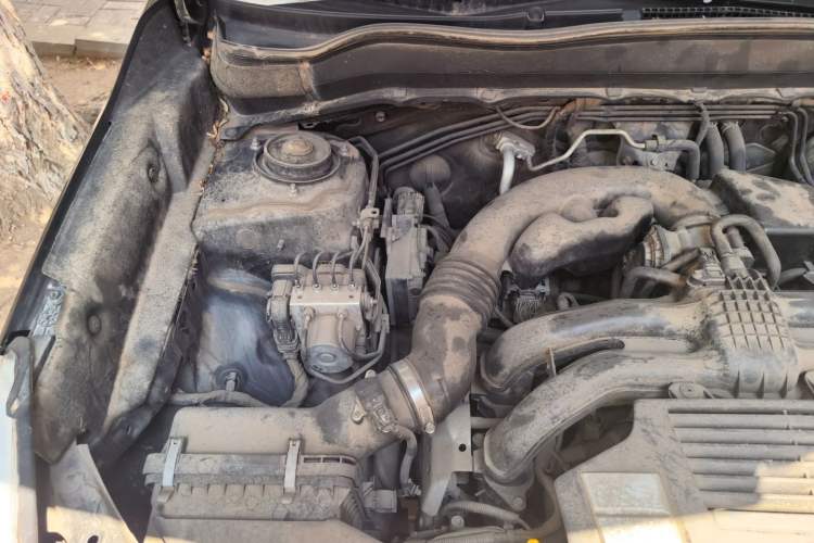 Used Subaru Forester 2013 2.0i Automatic Luxury Edition Engine Bay Right