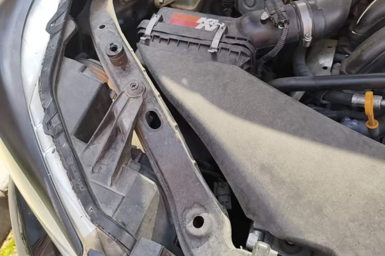 Used Subaru Forester 2013 2.5i Automatic Prestige Edition Engine Bay Right