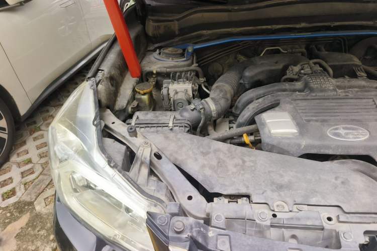 Used Subaru Forester 2013 2.5i Automatic Luxury Navigation Edition Engine Bay Right