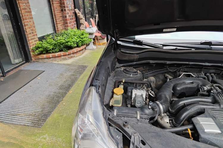 Used Subaru Forester 2013 2.5i Automatic Prestige Edition Engine Bay Right