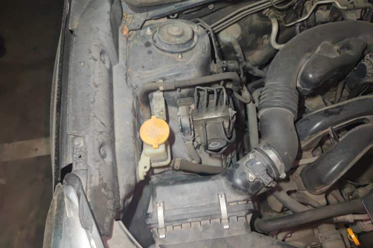 Used Subaru Forester 2013 2.5i Automatic Luxury Edition Engine Bay Right