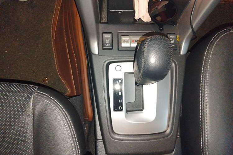 Used Subaru Forester 2013 2.5i Automatic Elite Navigation Edition Gear Lever