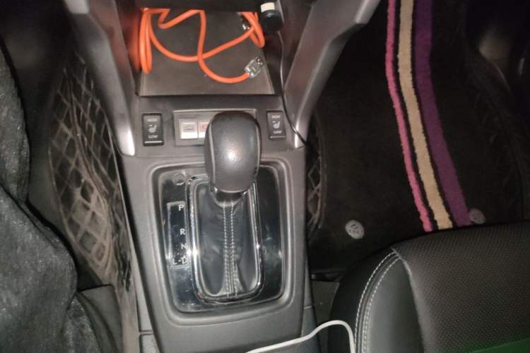Used Subaru Forester 2013 2.5i Automatic Luxury Edition Gear Lever