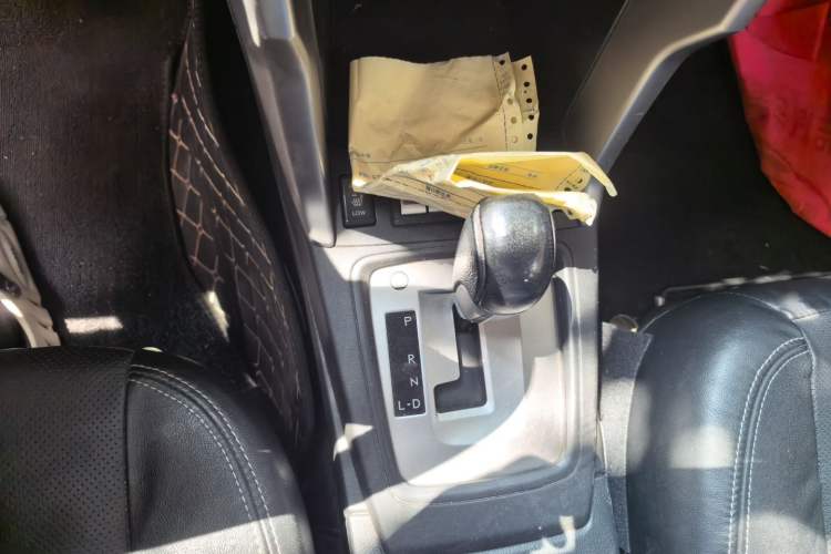 Used Subaru Forester 2013 2.0i Automatic Luxury Edition Gear Lever