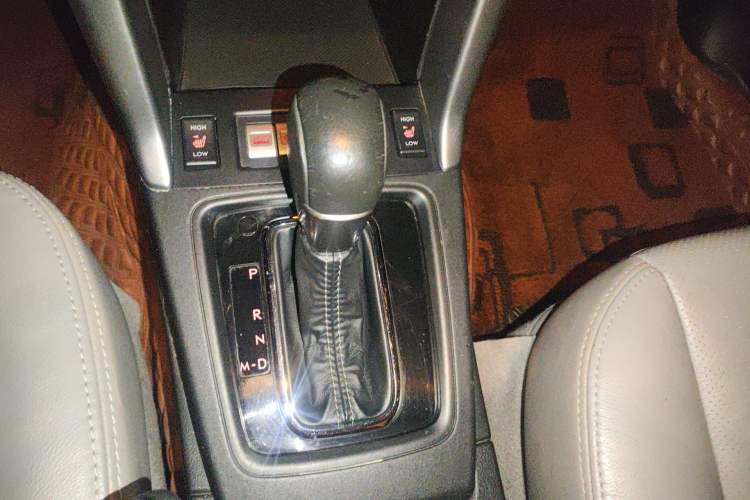 Used Subaru Forester 2013 2.5i Automatic Prestige Edition Gear Lever