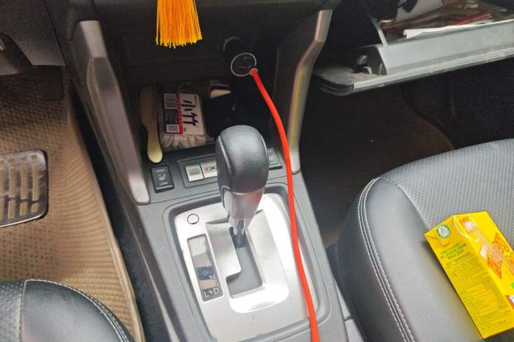 Used Subaru Forester 2013 2.0i Automatic Luxury Edition Gear Lever
