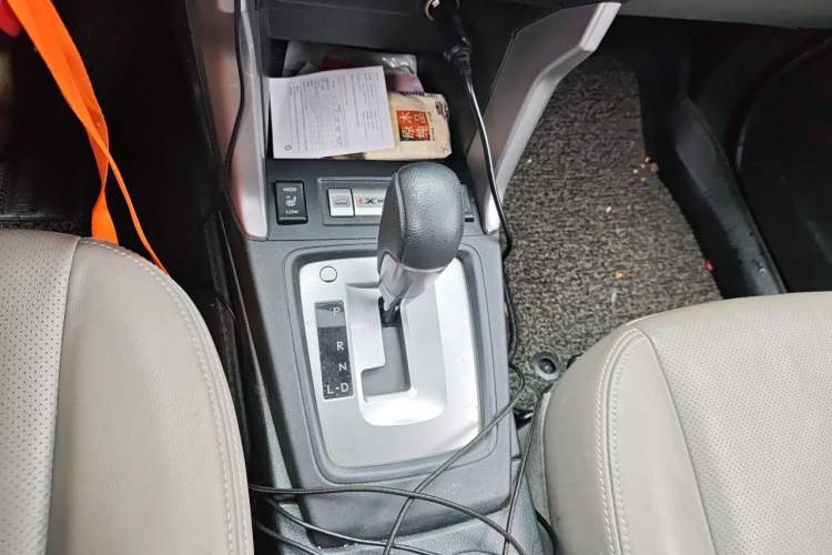 Used Subaru Forester 2013 2.5i Automatic Elite Navigation Edition Gear Lever