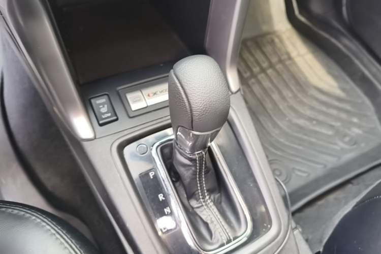 Used Subaru Forester 2013 2.5i Automatic Prestige Edition Gear Lever