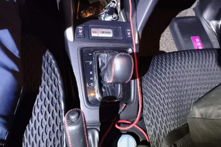Used Subaru Forester 2013 2.5i Automatic Luxury Edition Gear Lever