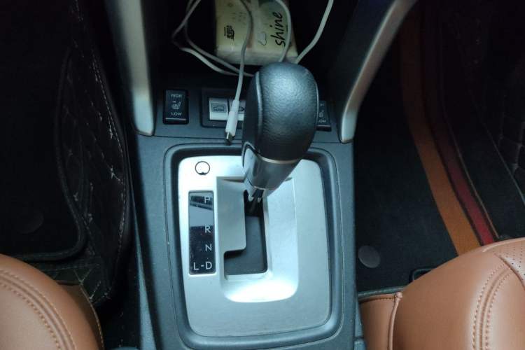 Used Subaru Forester 2013 2.0i Automatic Luxury Edition Gear Lever