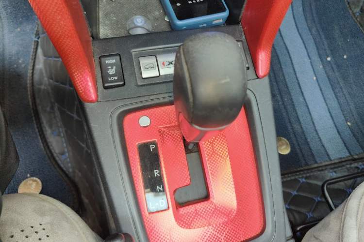 Used Subaru Forester 2013 2.0i Automatic Luxury Edition Gear Lever