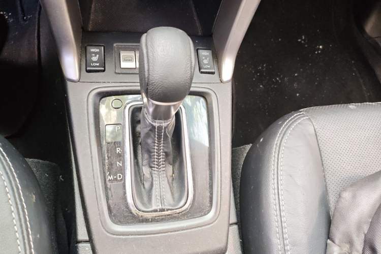 Used Subaru Forester 2013 2.0i Automatic Luxury Edition Gear Lever