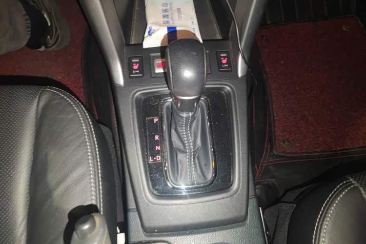 Used Subaru Forester 2013 2.5i Automatic Luxury Edition Gear Lever