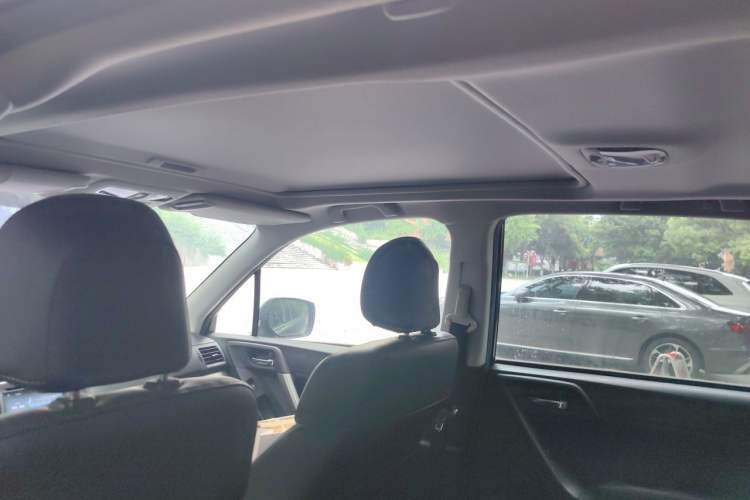 Used Subaru Forester 2013 2.5i Automatic Luxury Edition Headliner