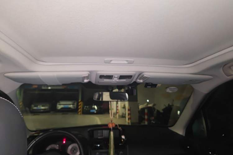 Used Subaru Forester 2013 2.5i Automatic Luxury Edition Headliner