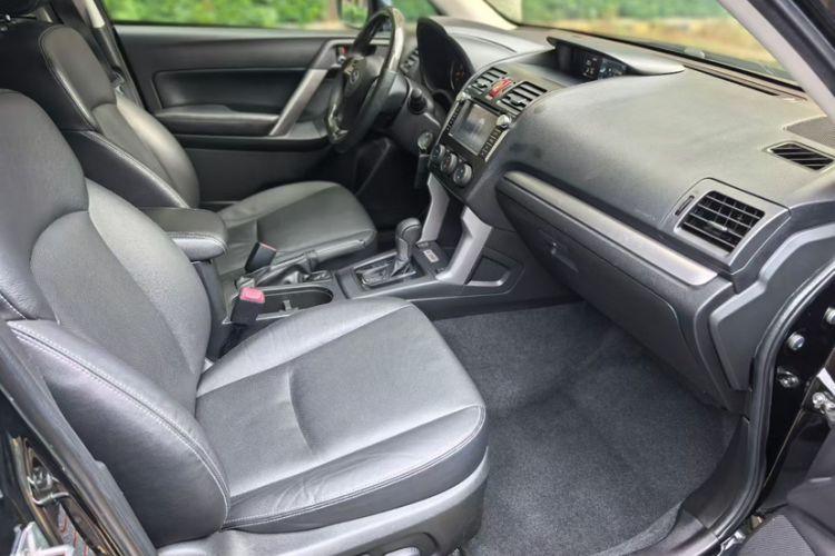 Used Subaru Forester 2013 2.5i Automatic Luxury Edition Interior 2