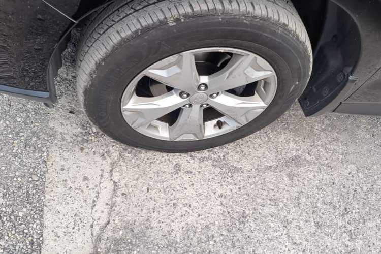 Used Subaru Forester 2013 2.0i Automatic Luxury Edition Left Front Wheel Hub