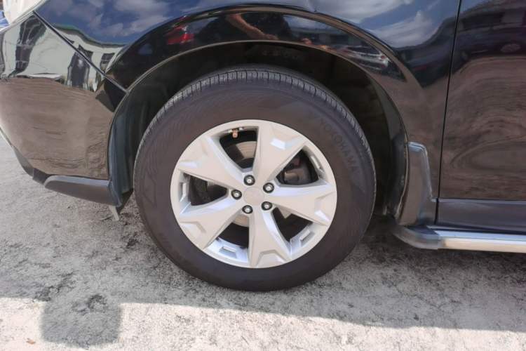 Used Subaru Forester 2013 2.5i Automatic Luxury Edition Left Front Wheel Hub