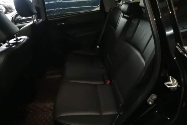 Used Subaru Forester 2013 2.5i Automatic Luxury Edition Left Rear Seat