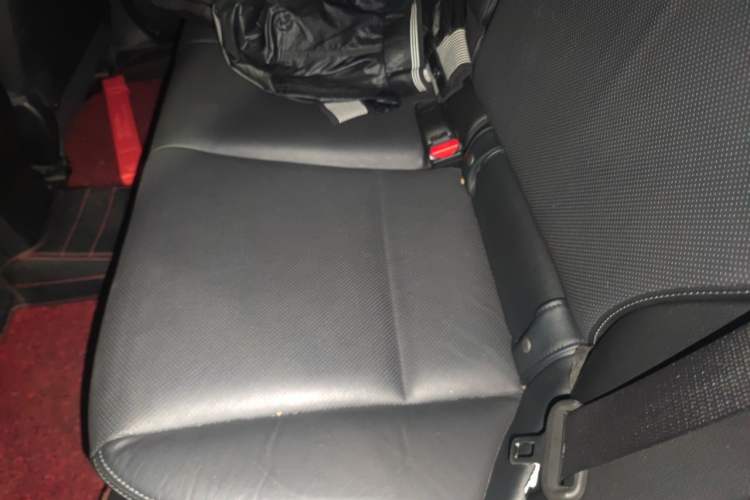 Used Subaru Forester 2013 2.5i Automatic Luxury Edition Left Rear Seat