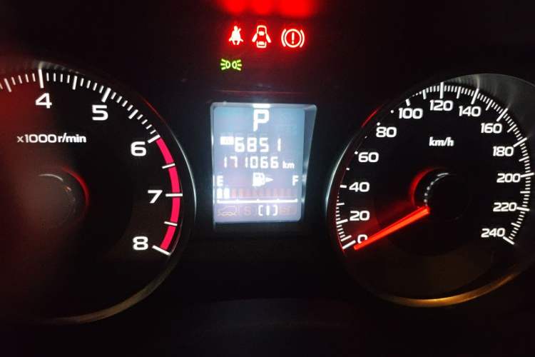 Used Subaru Forester 2013 2.5i Automatic Luxury Edition Odometer Close Up