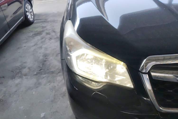 Used Subaru Forester 2013 2.5i Automatic Luxury Edition Right Front Headlight